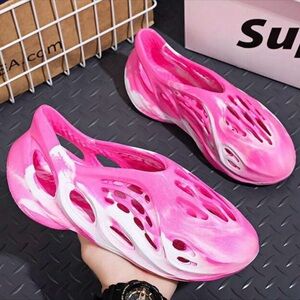 Fuchsia Women's Foam Runners